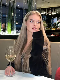 Skylar escort in London